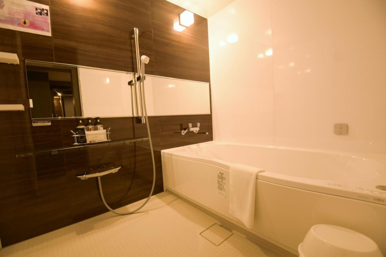 Ginowan Crystal Hotel Екстериор снимка