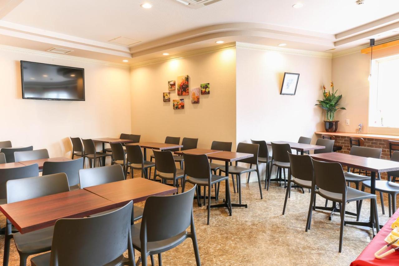 Ginowan Crystal Hotel Екстериор снимка