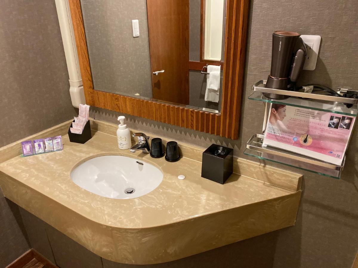 Ginowan Crystal Hotel Екстериор снимка